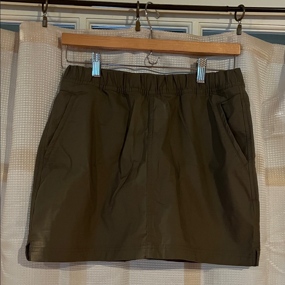 Prana Olive Mini Skirt with Elastic Waist and Pockets